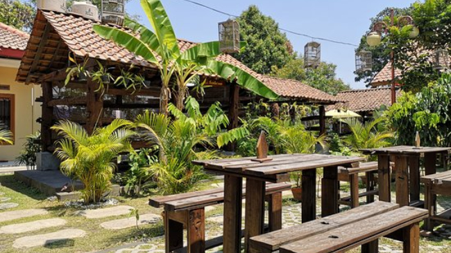 Jam Operasional Omah Eyang Resto