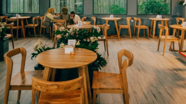 Jam Operasional Strobilus Cafe & Resto